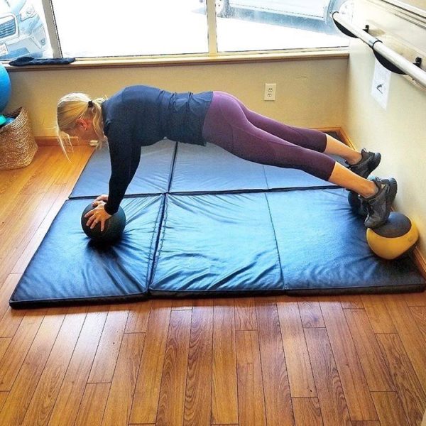Fit Club For Women: Med. Ball Plank!